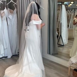 Wedding Dress/Veil never worn or altered